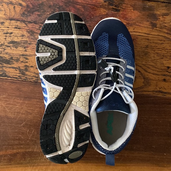 APEX running shoes. - Picture 5 of 5